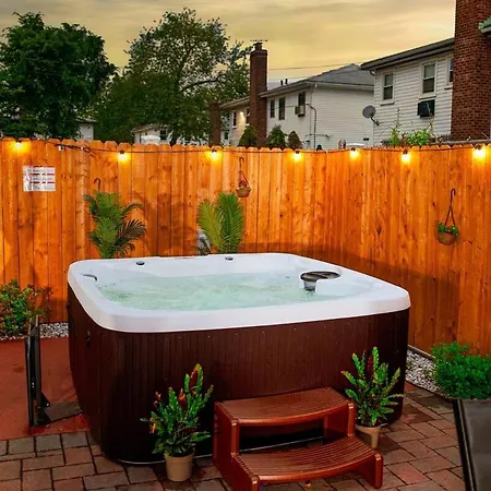 Guest house Guest With Hot Tub *