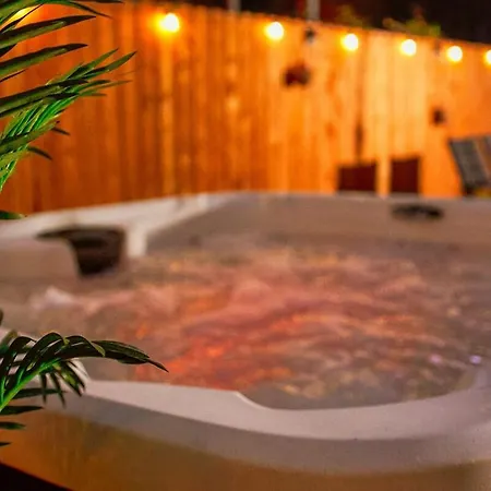 Guest With Hot Tub New York