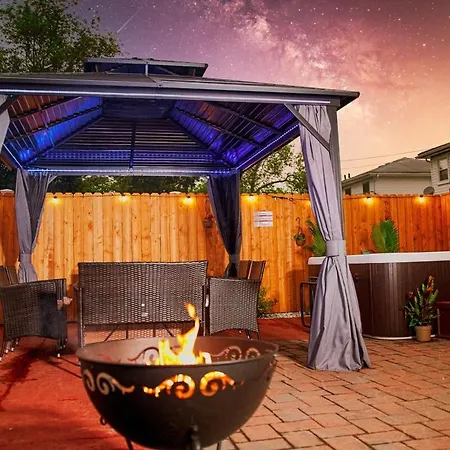 Guest With Hot Tub Guest house *