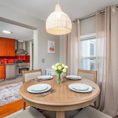 Apartment Urban Oasis Brooklyn New York