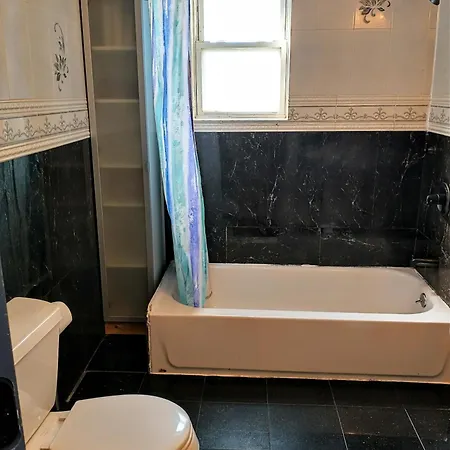 Apartment Explore From Queens *