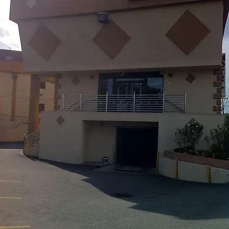 Linden Motor - Brooklyn Motel *