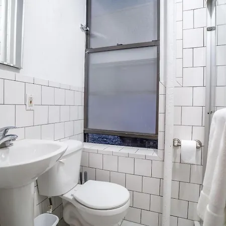 Amazing 2bedroom 1bath On Barrow Street * New York