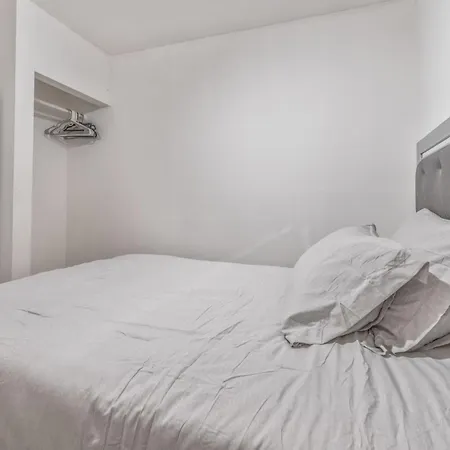 Apartment Luxurious 3 Bedroom Unit In Nyc *