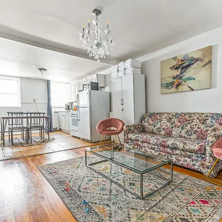 Luxurious 3 Bedroom Unit In Nyc Apartment *