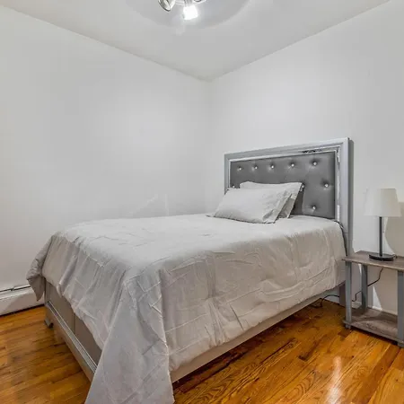 Luxurious 3 Bedroom Unit In Nyc