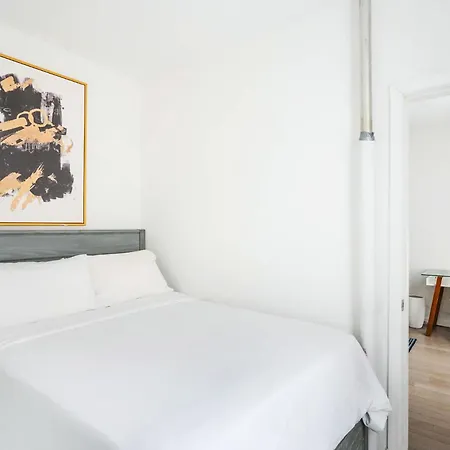 Apartment 428-2e Newly Furnished 2br Prime Midtown Sleeps 5 *
