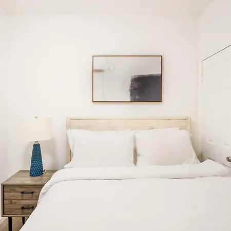 Apartment 428-2e Newly Furnished 2br Prime Midtown Sleeps 5 New York