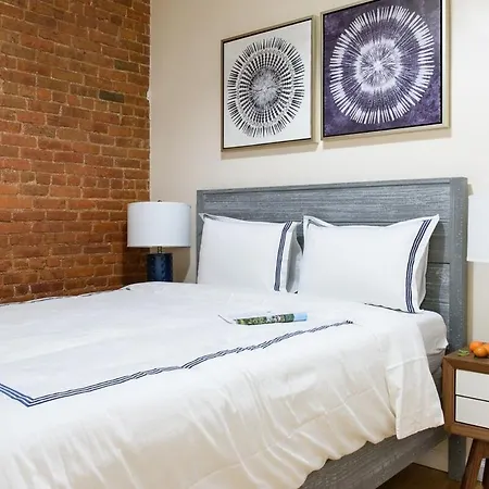 428-4r Prime Midtown Large 2 Bedroom Newly Furnished Apartment New York