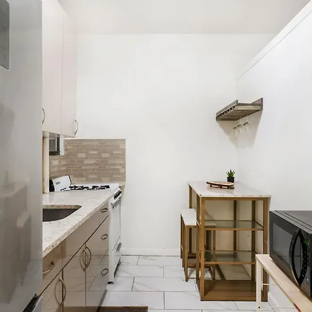 428-2w Newly Furnished Prime Location 2br Sleeps 5 Apartment *