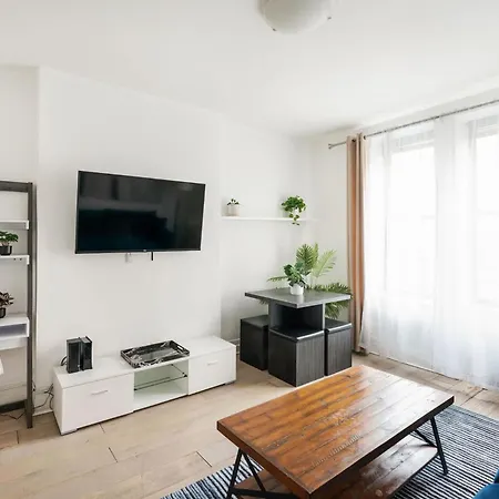 Apartment 428-2w Newly Furnished Prime Location 2br Sleeps 5
