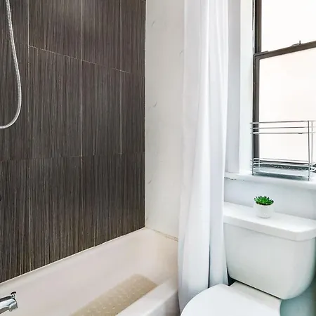 454-4r New 2br Prime Midtown Value Sleeps 5 Apartment *