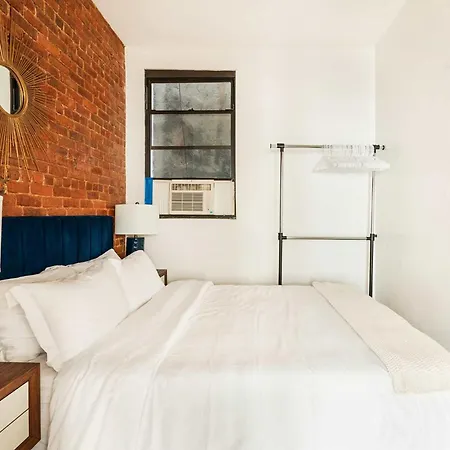454-4r New 2br Prime Midtown Value Sleeps 5 *