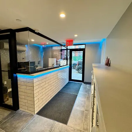 Rose Bronx Brand New Hotel *