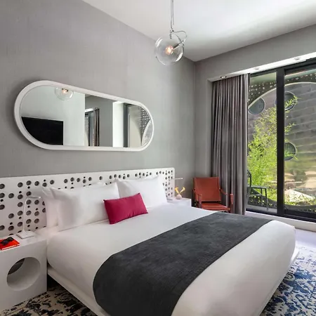 Dream Downtown, By Hyatt 4*