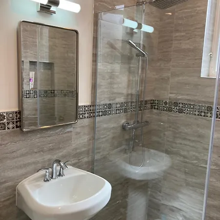 One Bedroom, Nyc 45 Min By Subway , Brooklyn, Brighton Apartment New York