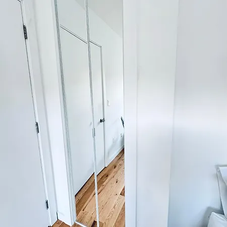 Apartment Stunning 3 Bedrooms *
