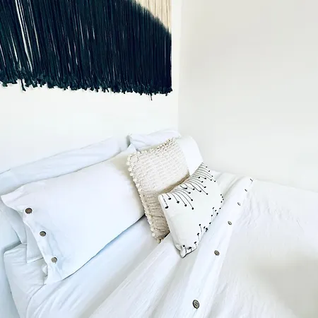 Stunning 3 Bedrooms Apartment