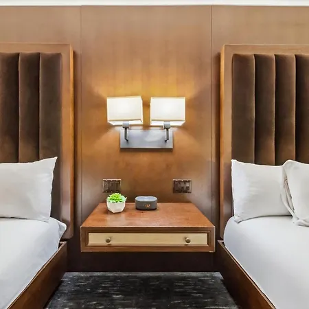 Hotel Lexington Plaza 4*