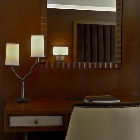 Lexington Plaza Hotel 4*