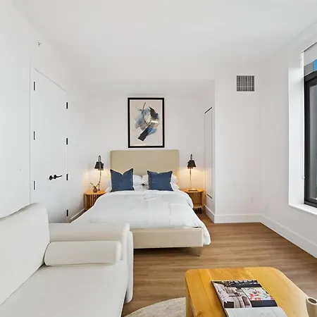 Posh With Luxe Amenities In Prime Location! New York