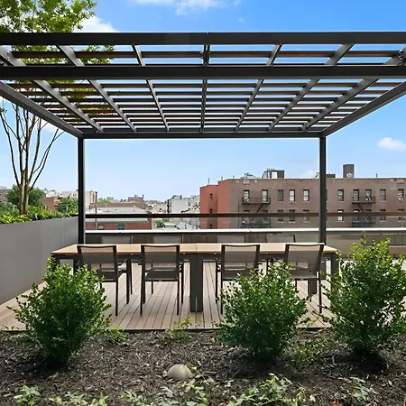 Brooklyn Serenity - Luxe Comfort With Amenities