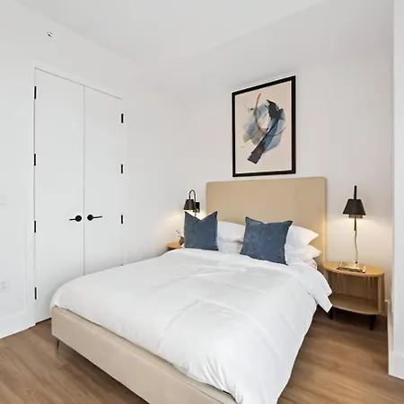 Apartment Posh With Luxe Amenities In Prime Location! New York