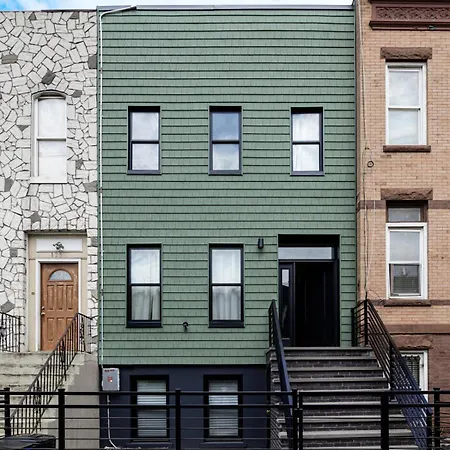 Apartment Bright & Spacious 3-bedroom In Vibrant Bushwick! *