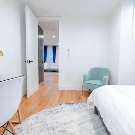 323-1 Spacious 2br Williamsburg *