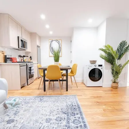 323-1 Spacious 2br Williamsburg Apartment