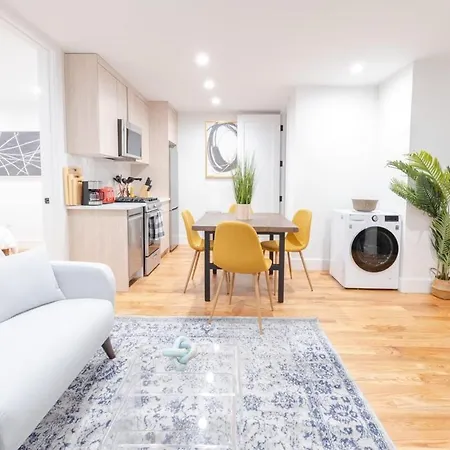 323-1 Spacious 2br Williamsburg Apartment *