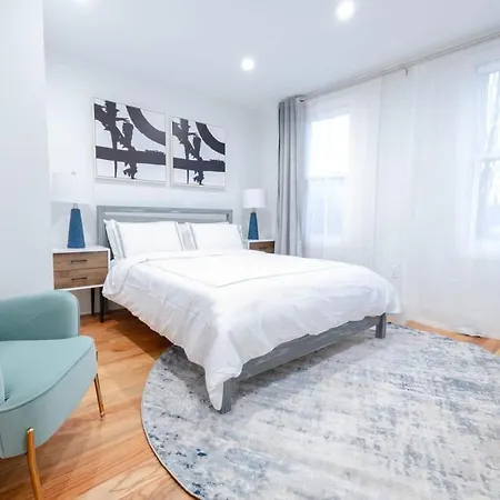 323-1 Spacious 2br Williamsburg Apartment