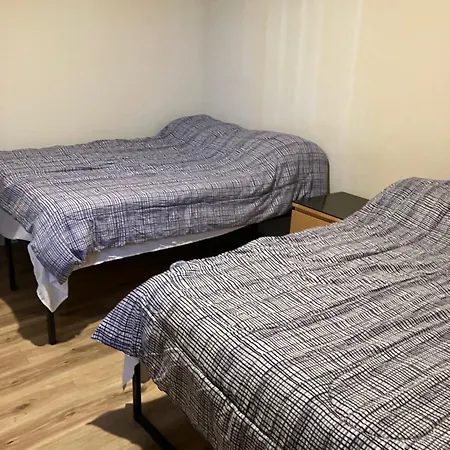 One Bedroom, Nyc 45 Min By Subway , Brooklyn, Brighton Apartment