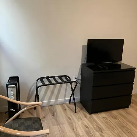 One Bedroom, Nyc 45 Min By Subway , Brooklyn, Brighton *