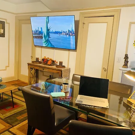 Nyc Cozy Private Bedroom With Free Parking & Near Subway - Business & Tourists Apartment New York