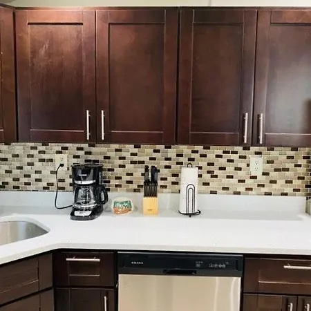 Dreamy 3 Bedroom 2 Baths Master Apartment