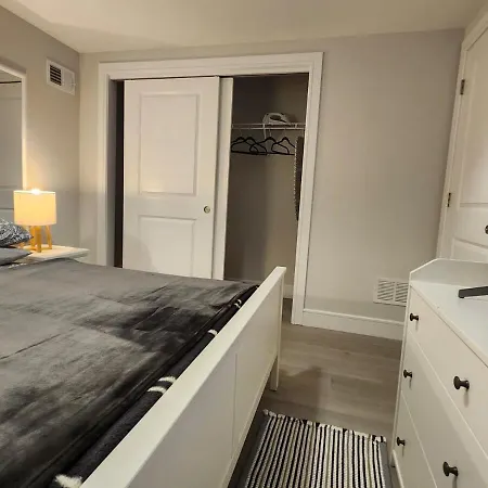 Homestay Comfy, Cozy, Stylish And Affordable - Free Parking *