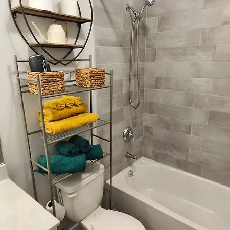 Homestay Comfy, Cozy, Stylish And Affordable - Free Parking New York