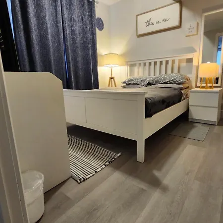 Comfy, Cozy, Stylish And Affordable - Free Parking *