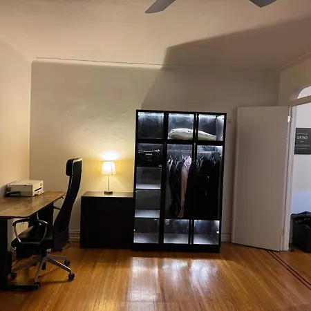 2 Large Bedrooms In Rego Park Apartment