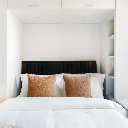 73-1509 New Uws Doorman Gym Apartment New York