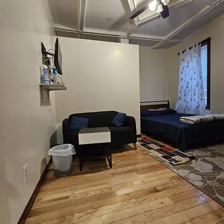 Apartment Mukbul & Nesa Llc