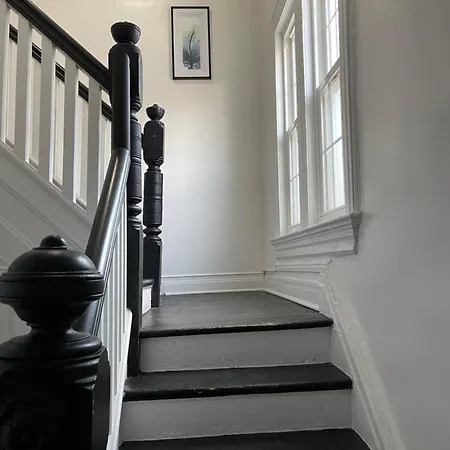 Gorgeous Victorian House!! Entire In Sam's New York