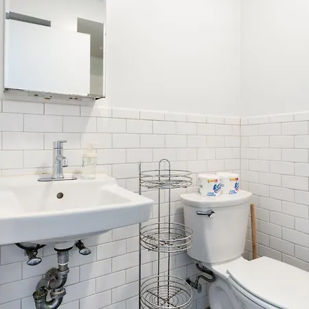 2 Bedroom Paradise In Upper East Side Apartment New York