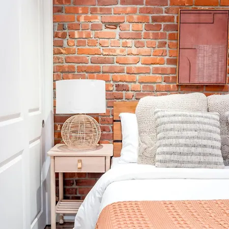 Modern And Charming 3br 1ba Steps From Park *
