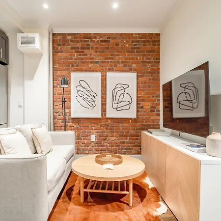 Modern And Charming 3br 1ba Steps From Park