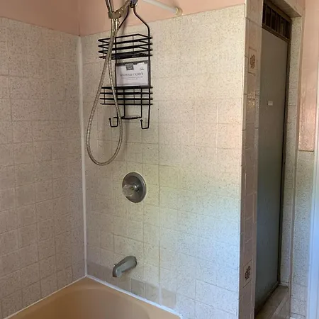 Homestay Cheerful 2 Bed In Heart Of Queens New York