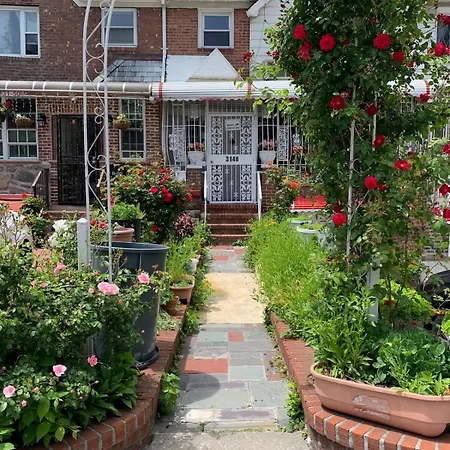 Cheerful 2 Bed In Heart Of Queens *