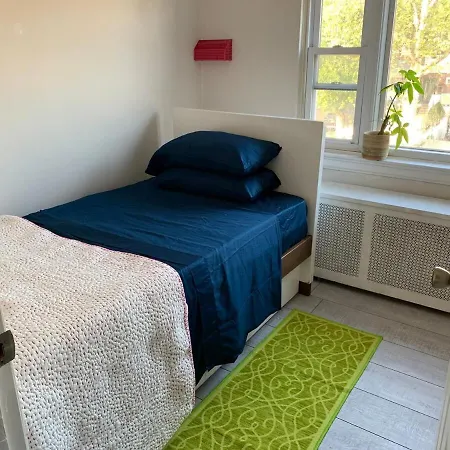 Cheerful 2 Bed In Heart Of Queens Homestay