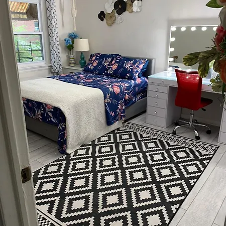 Cheerful 2 Bed In Heart Of Queens * New York